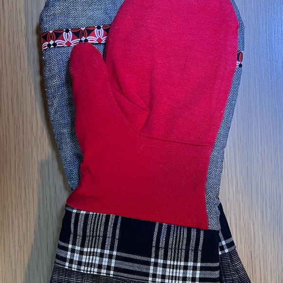 Handmade mittens - Picture 3 of 4